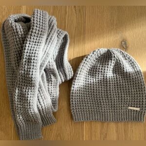 New Michael Kors Gray Knit Scarf and Beanie Set